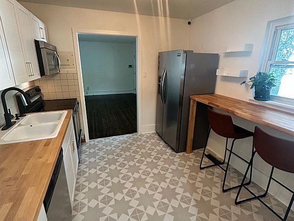2nd image of 3025 Virginia Ave