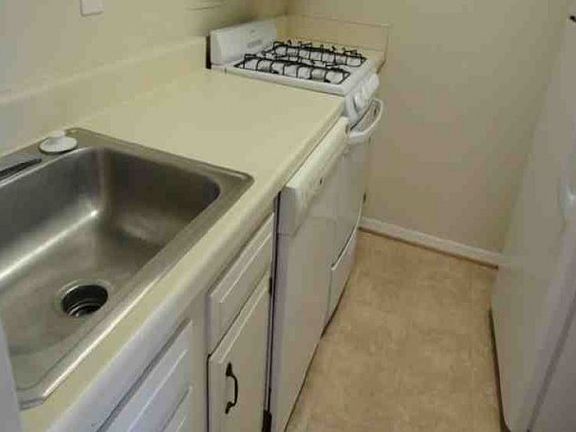 5th image of 1 Crawford Pkwy APT 1202