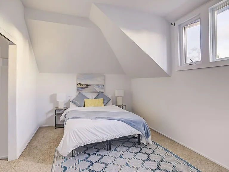 Upstairs Bedroom 4