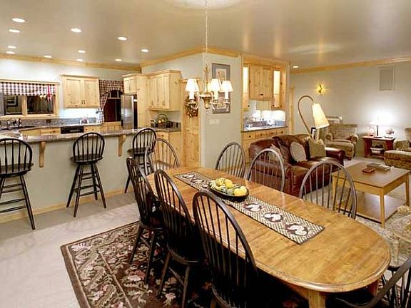4th image of 212 Vista Pines Way