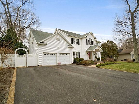 3rd image of 3 Ellie Ln