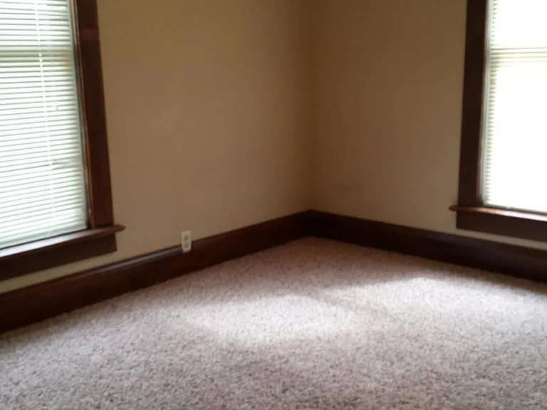 213 E Fulton St — Photo 6