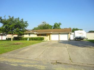1907 Jackson St, Port Lavaca, TX 77979