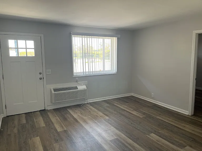 2607 Jefferson St #4 — Photo 4