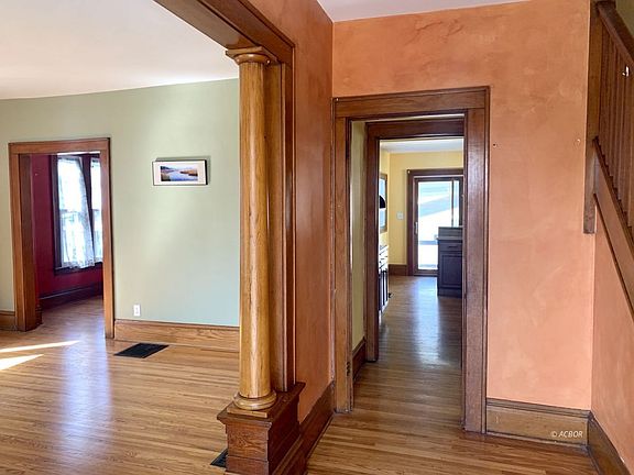 3rd image of 11 N Shannon Ave