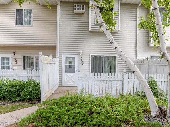 1503 34 1/2 Ave S, Fargo, ND 58104