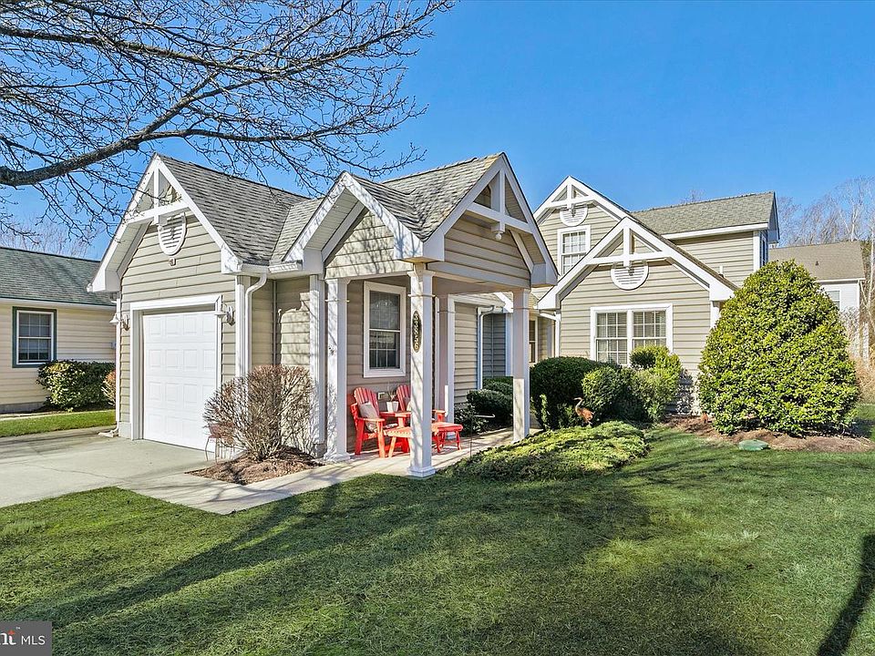 1st image of 33856 Waterside Dr