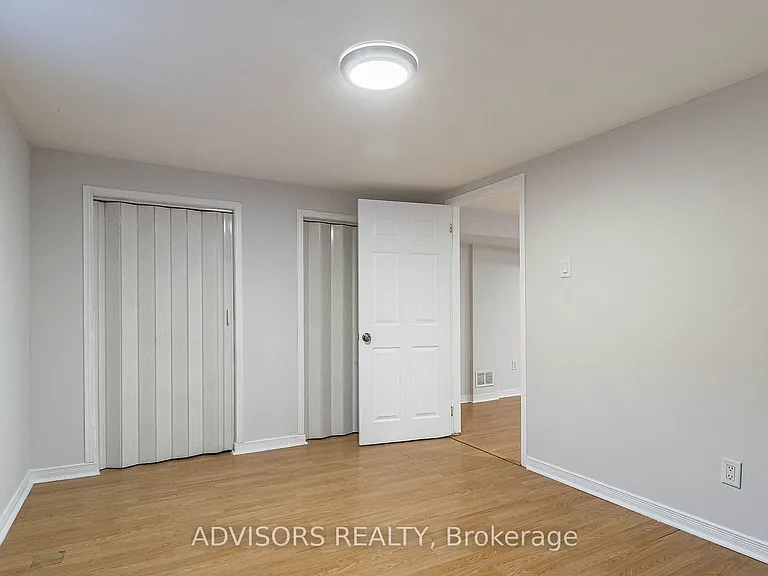 18 Stanley Ct — Photo 5