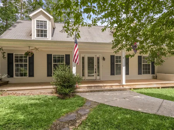 1812 Riddle Rd, Sanford, NC 27330