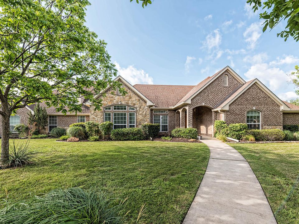 1st image of 101 Pinnacle Ct