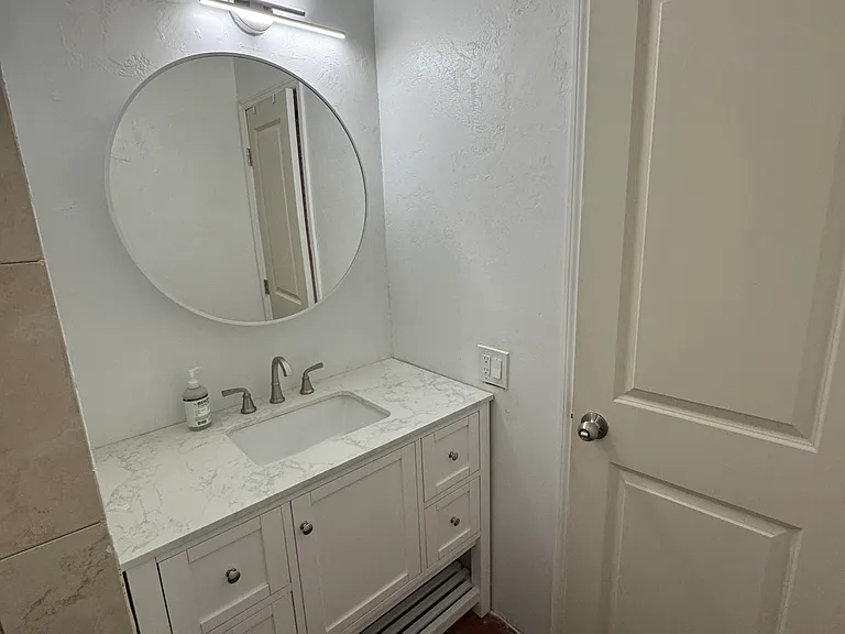5053 SW 58th Ave #5 — Photo 3