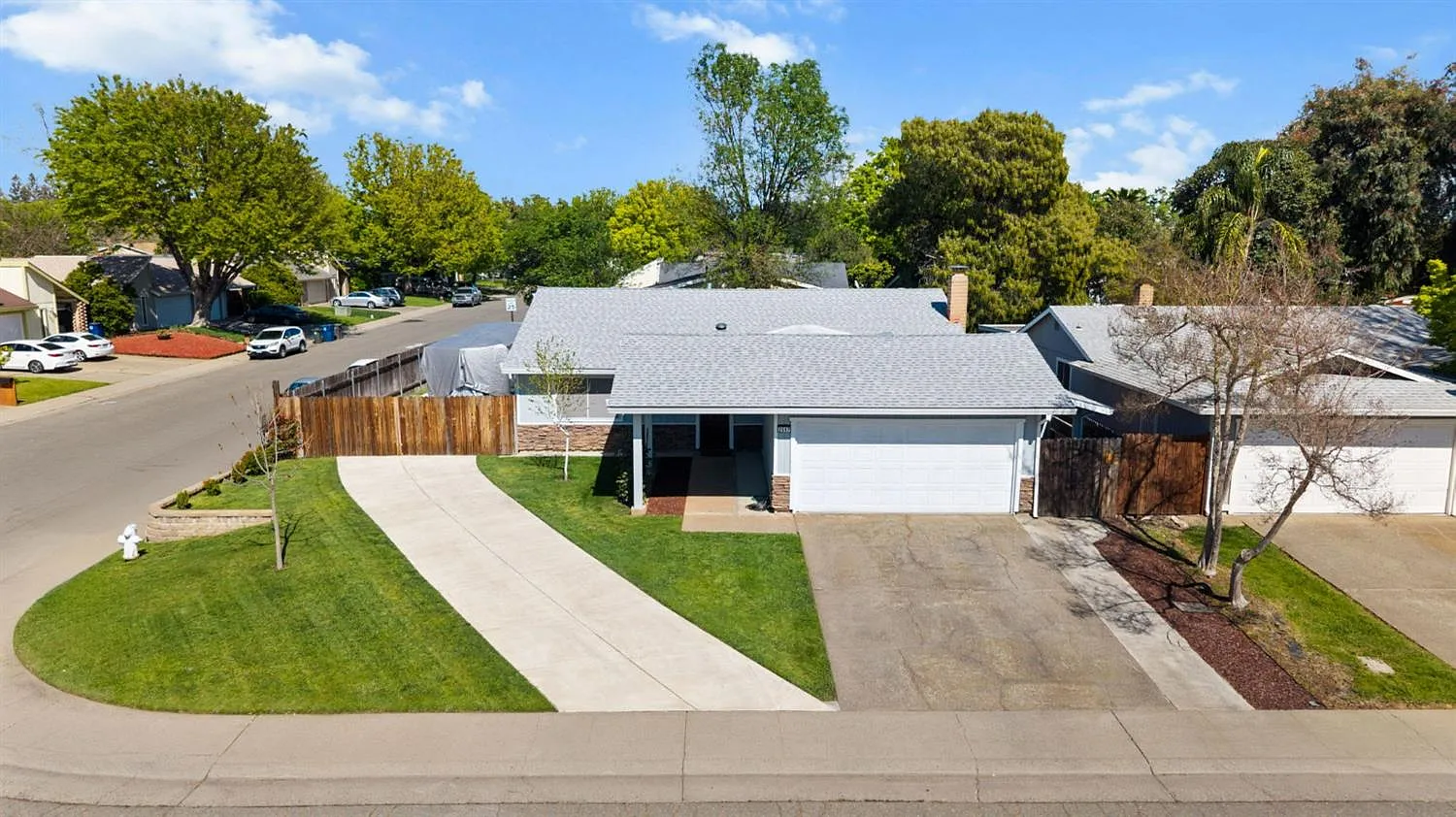 2517 Berrywood Dr photo 1