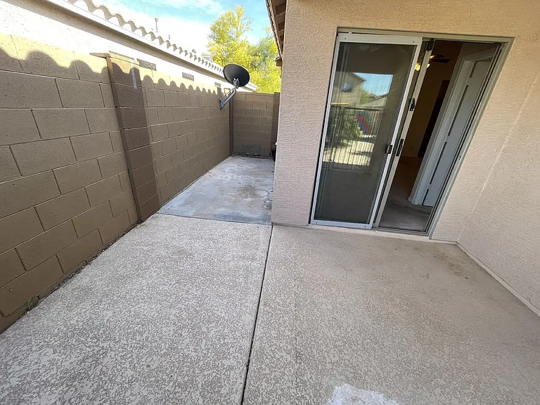 39974 W Thornberry Ln — Photo 28