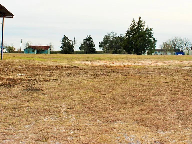 9600 Highway 290 E — Photo 5