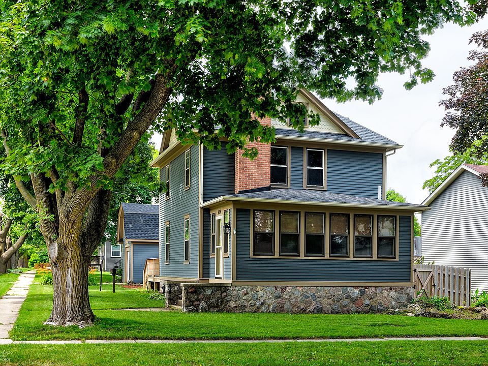 606 Olive St, Woodstock, IL 60098 Zillow