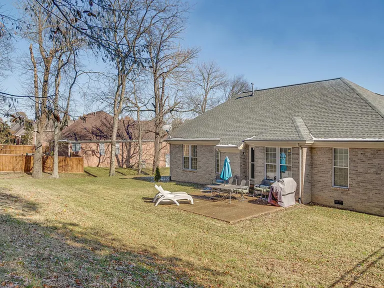 1013 Marshall St — Photo 18