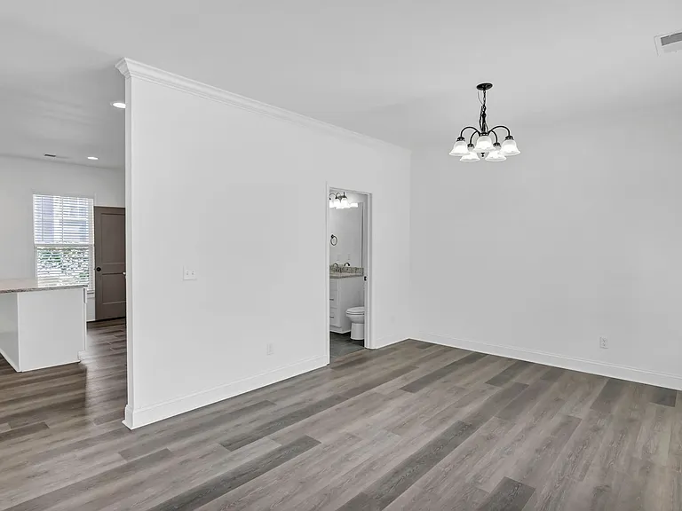 2035 Rosewood Dr — Photo 10