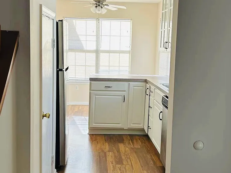 309 Stonebridge Blvd — Photo 4