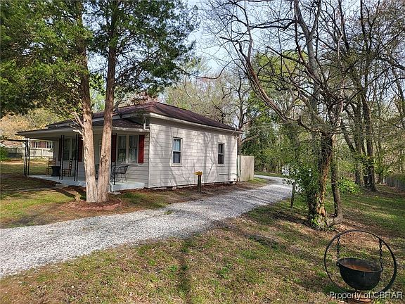 3rd image of 7 Saunders Rd