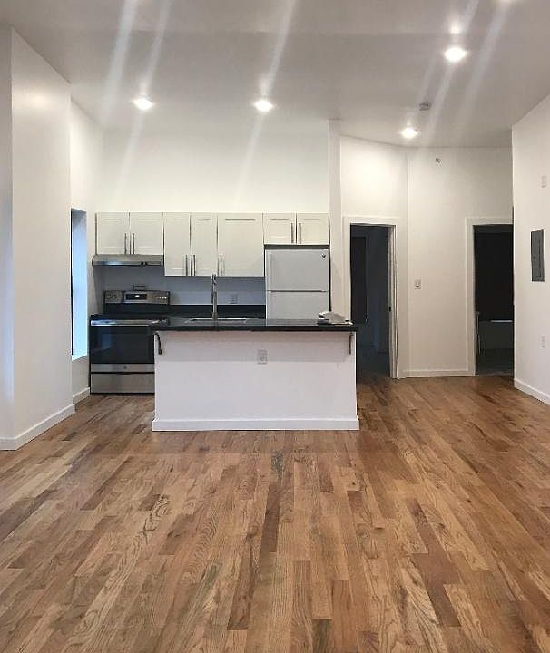 1st image of 120 Johnston St