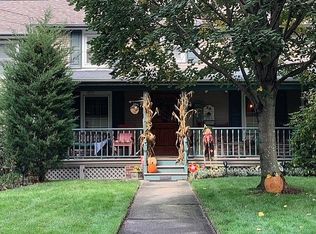 25 Woodbine Ave, Merrick, NY 11566