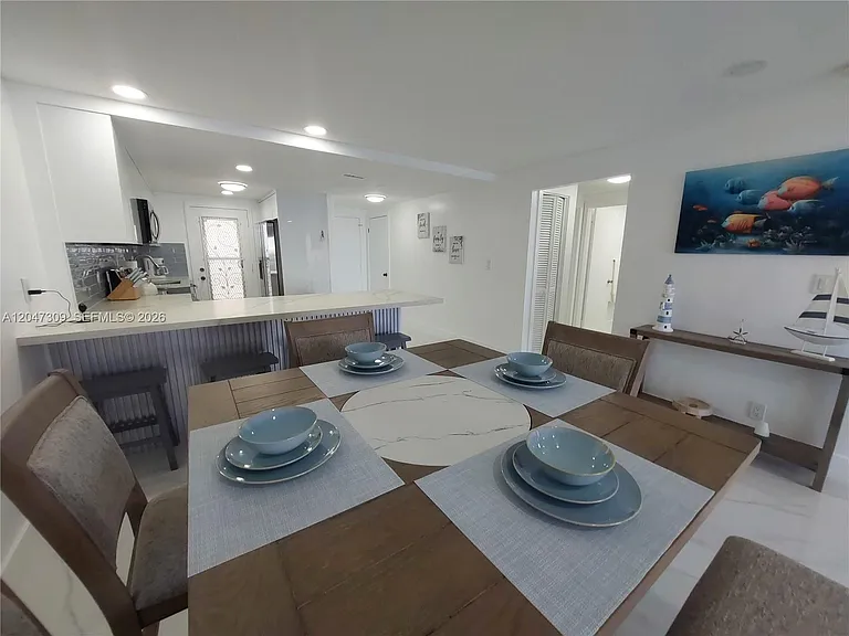 400 Golden Isles Dr #47 — Photo 5