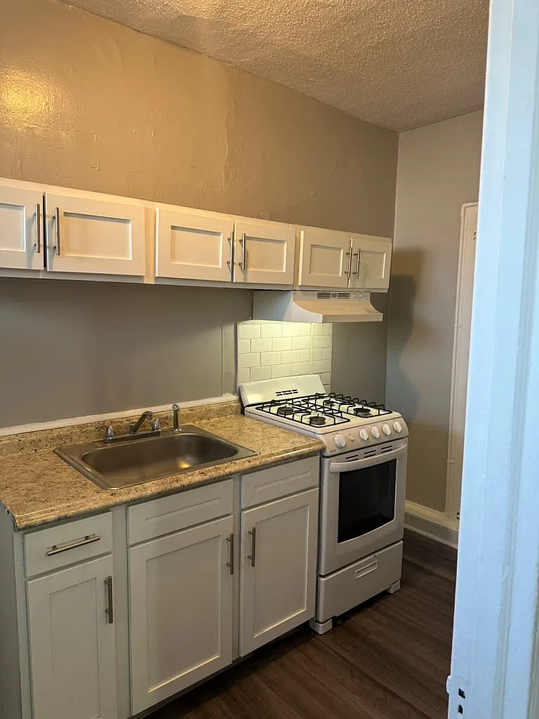 1806 W Champlost Ave — Photo 1