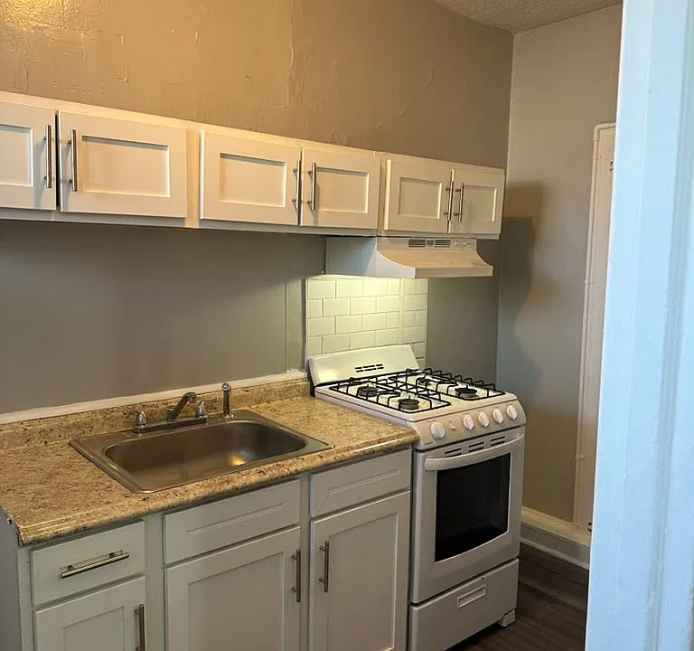 1806 W Champlost Ave #1