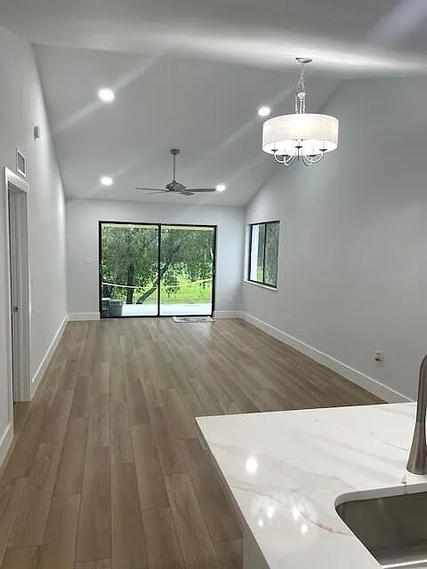 2 bed, 2.0 bath, 1138 sqft, $1,950 — Photo 3