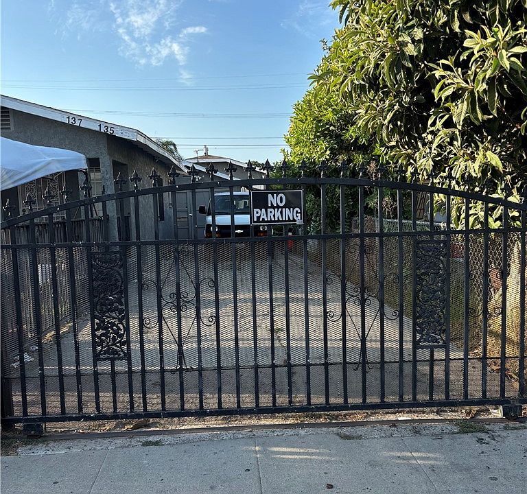 1st image of 135 W 87th Pl