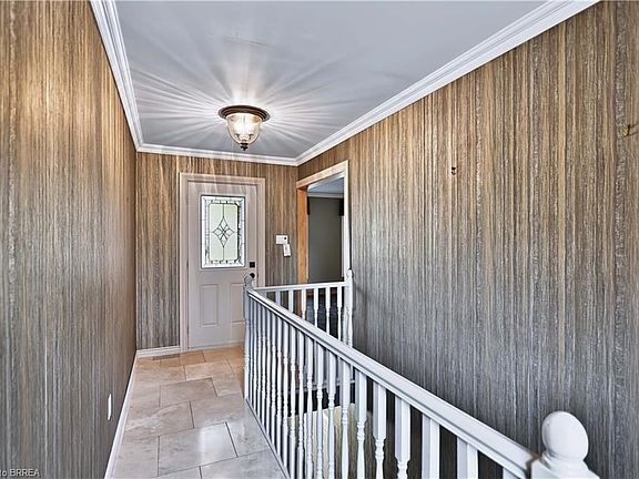 3rd image of 7 Charlton Dr