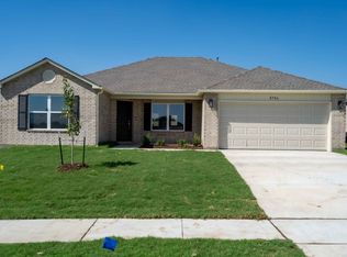 2926 S 13th Ct, Broken Arrow, OK 74011