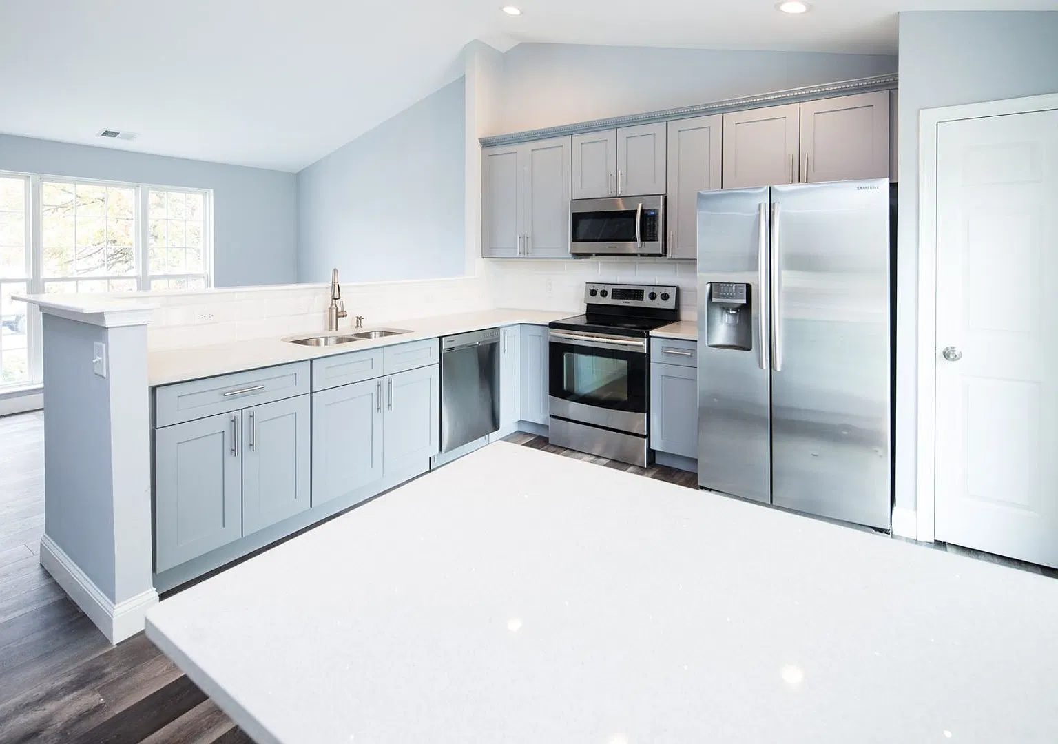 Split level in Parkside Green - Showing Friday 10/9 1PM-1:15 — Photo 4