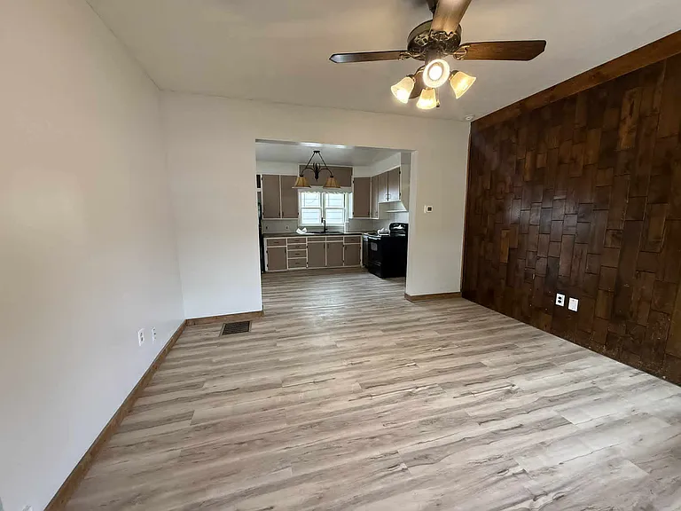 2202 D Ave — Photo 4