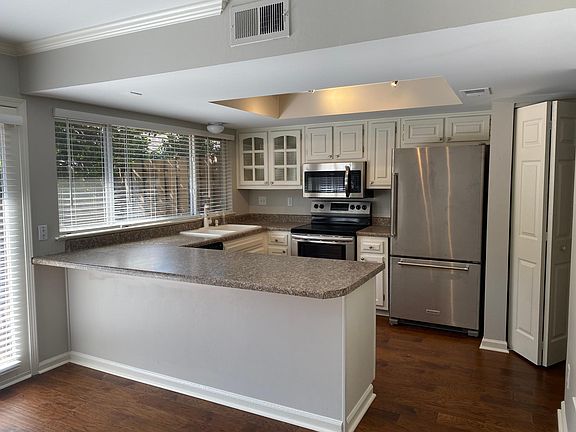 2nd image of 1746 Hobbits Glen Dr