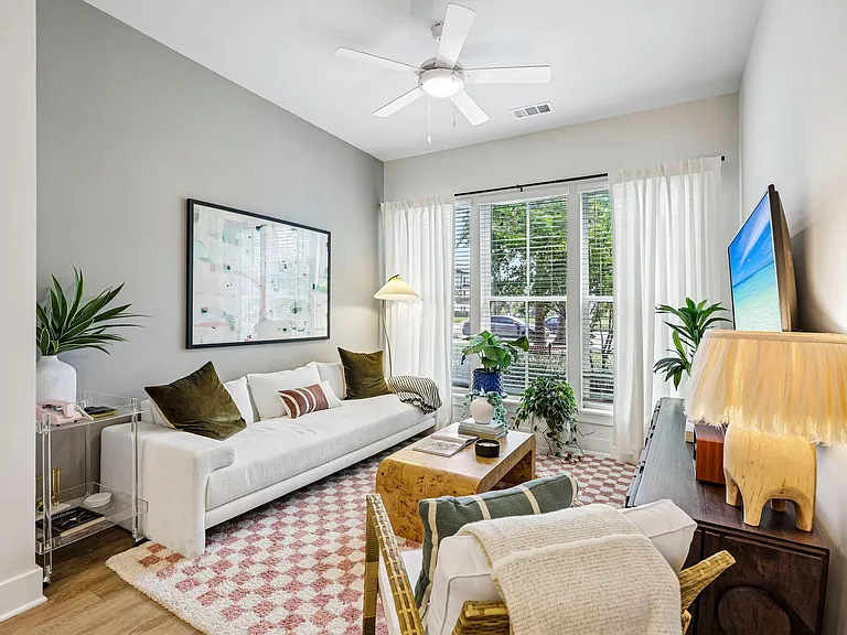 NOVEL Parkway by Crescent Communities — Photo 4
