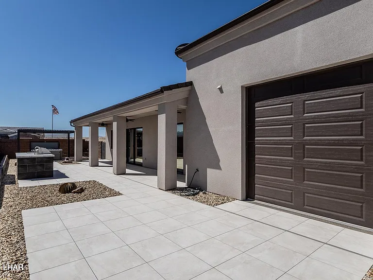 1631 E Laurel Dr — Photo 37