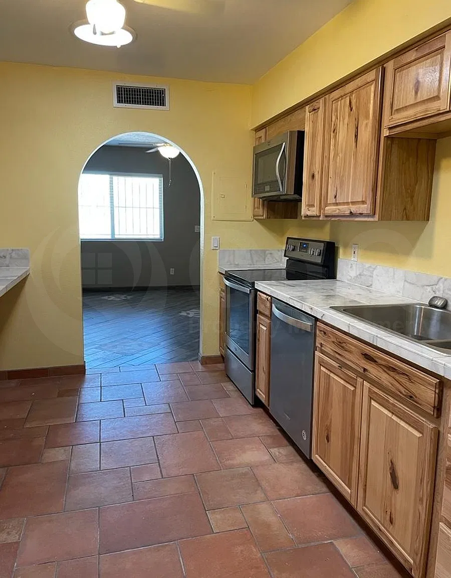 2 bed, 1.5 bath, 1050 sqft, $1,250 — Photo 3