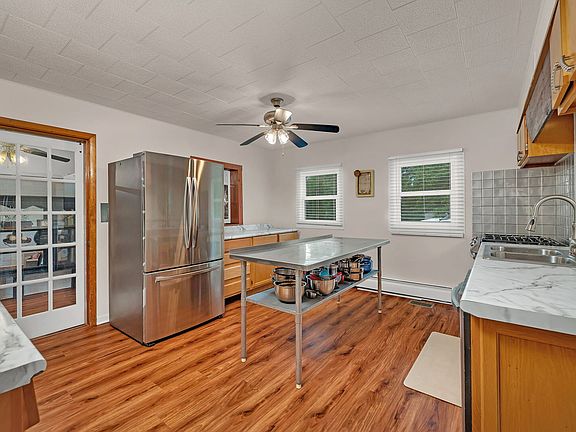 4th image of 15018 Archer Ave