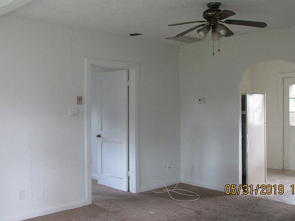 3rd image of 1204 S Luick Ave