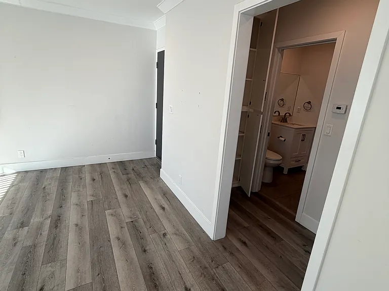 14707-14715 Magnolia Blvd #8 — Photo 8