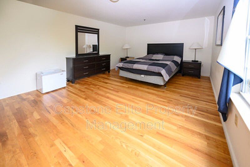 1st image of 117 Hudson St Floor 2-2-3