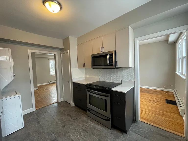 80 Barbara Ave — Photo 10