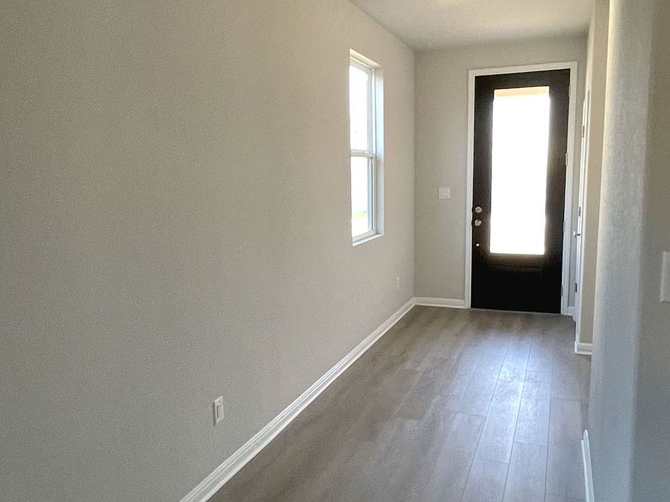 2nd image of 321 Mittas Grv