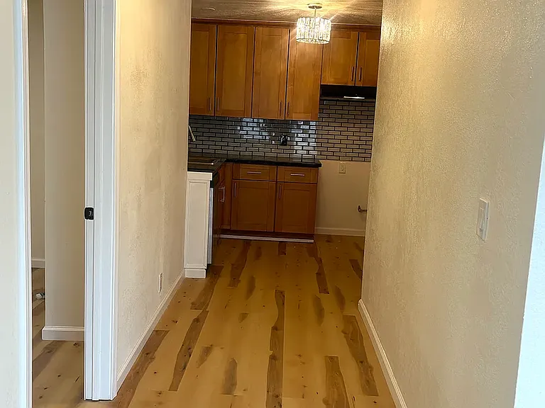 308 Richmond Ave #B — Photo 16
