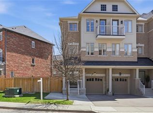 9 Rabbit Run Way, Brampton, ON L6Z 0J2