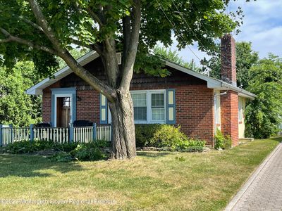 82 Saint Peters Place, Keyport, NJ, 07735