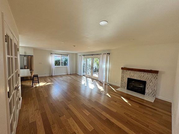 5th image of 955 Cherry Ave