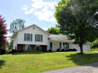 129 Canterbury Dr, Cobleskill, NY 12043