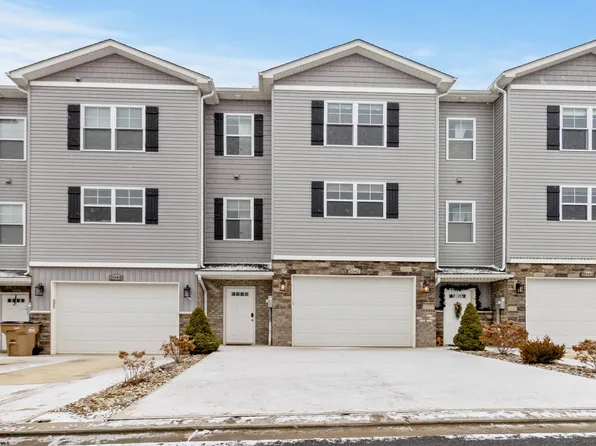 2042 Mountain Ash Ln, Westover, WV 26501